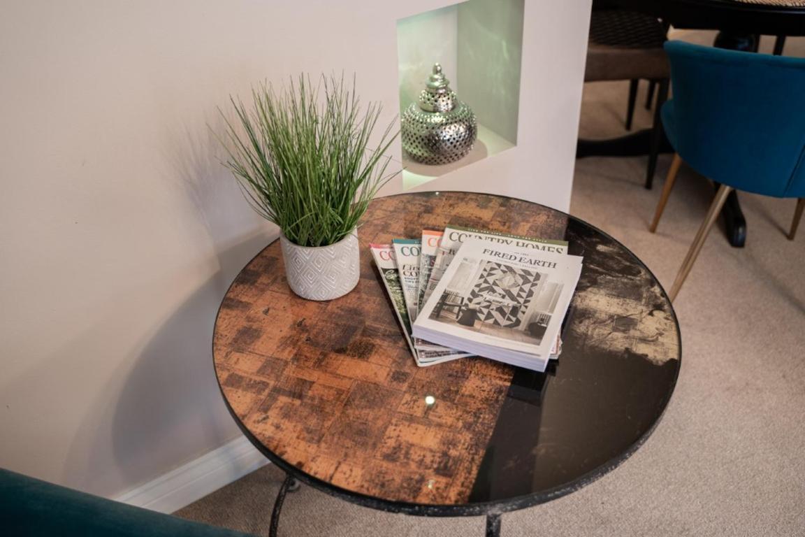 Perfectly Located Central Chester Town House -2Br Екстер'єр фото