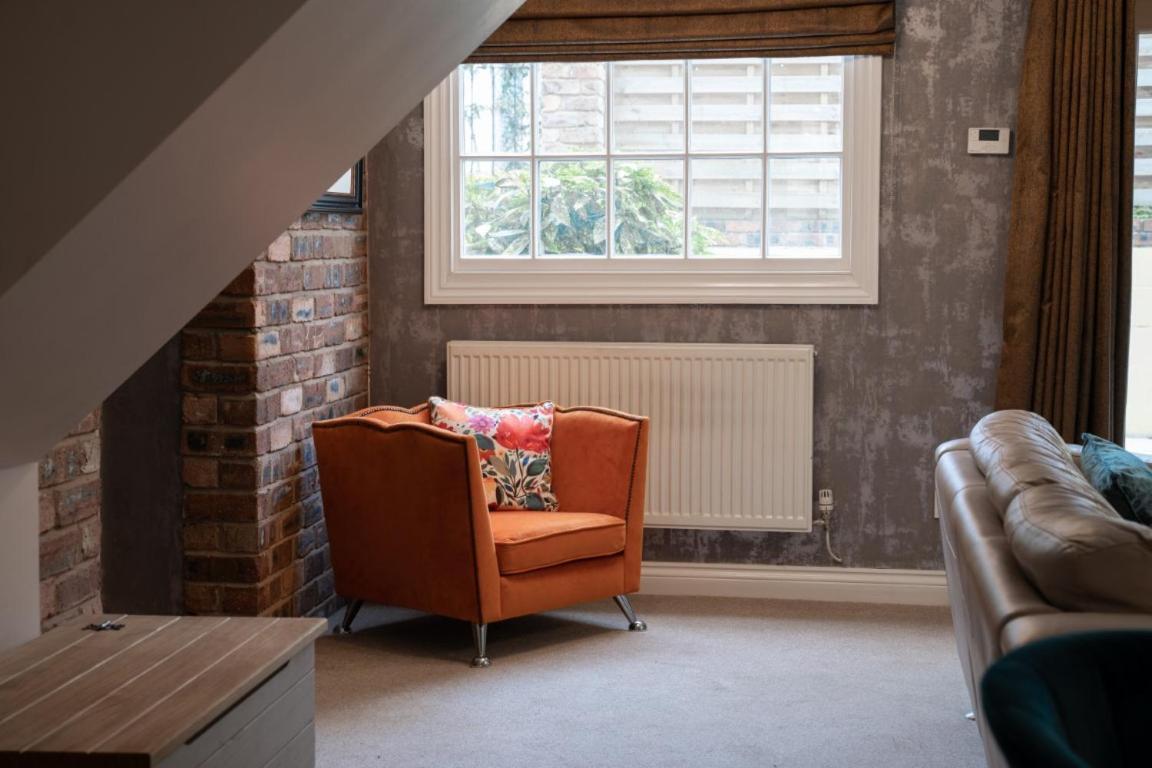 Perfectly Located Central Chester Town House -2Br Екстер'єр фото