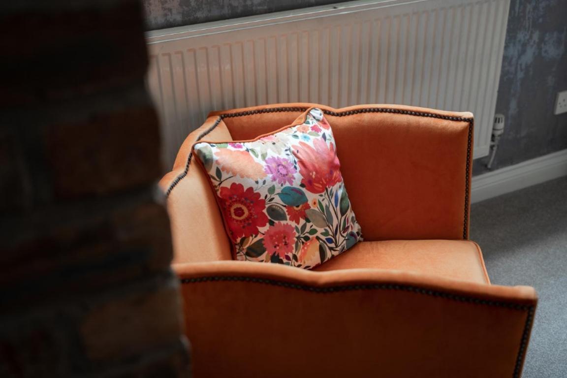 Perfectly Located Central Chester Town House -2Br Екстер'єр фото