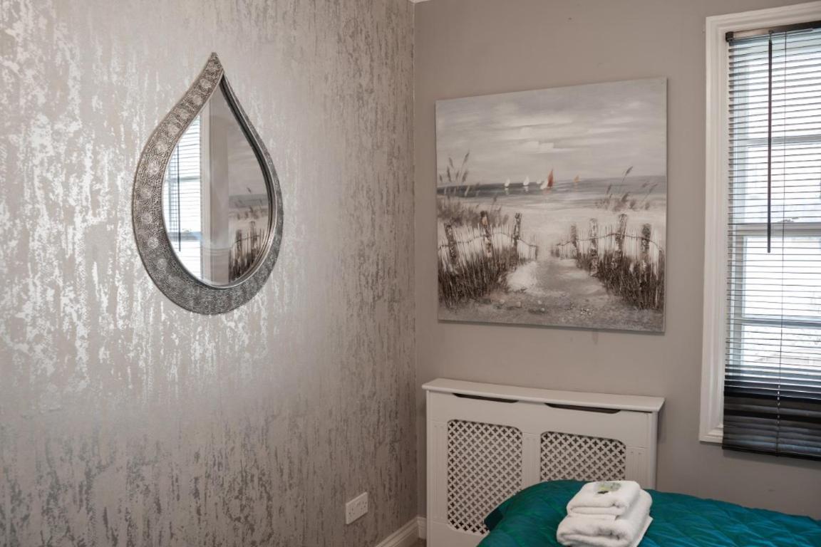 Perfectly Located Central Chester Town House -2Br Екстер'єр фото
